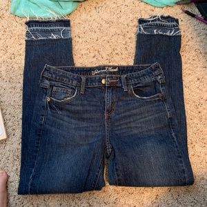 🌸2 for $15🌸 Frayed end jeans!!